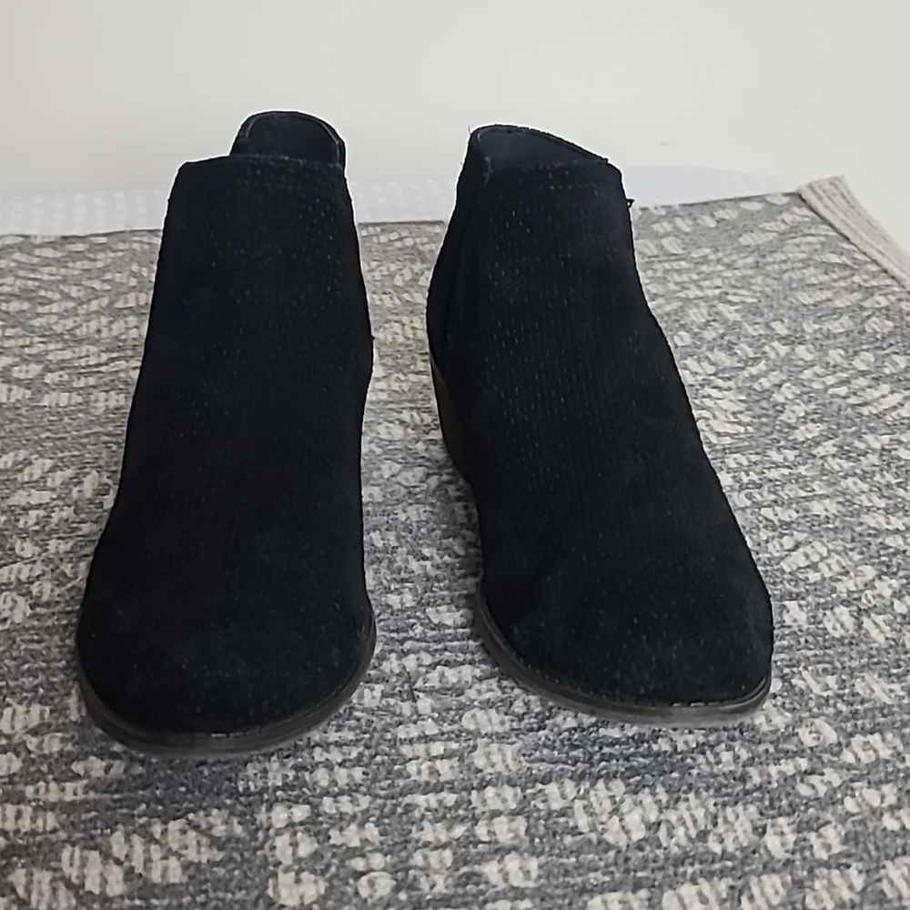 Crown Vintage black leather booties